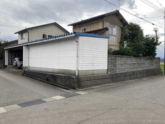 金沢市木越｜建築条件なし・建物解体後更地渡しのサムネイル画像