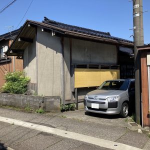 南砺市福光|駐車スペース1台分・平屋住宅。古民家をお探しの方に!