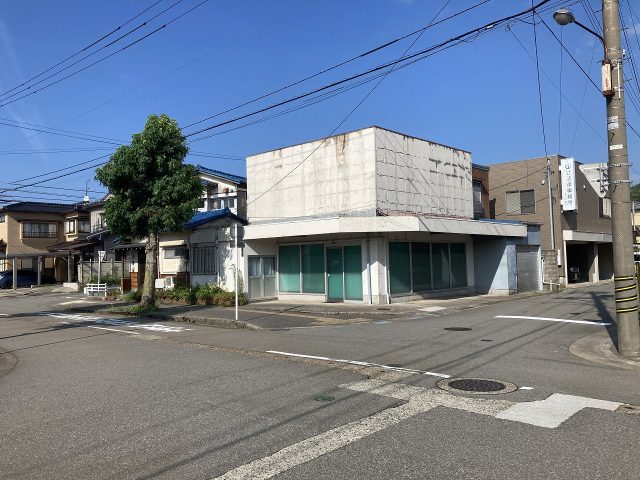 売土地｜金沢市光が丘｜建築条件なし・建物解体後更地渡し｜山側環状線近くの閑静な住宅街・生活利便性の高い好立地のサムネイル画像