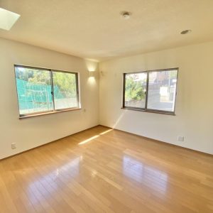 中古住宅｜内灘町大清台｜2023年10月リフォーム完成！金沢医科大学すぐそば！洋室5部屋・和室1室の2世帯住宅物件♪