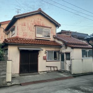 売土地｜金沢市笠舞三丁目｜建築条件なし・解体更地渡し｜閑静な住宅街・商業施設も近く、利便性◎