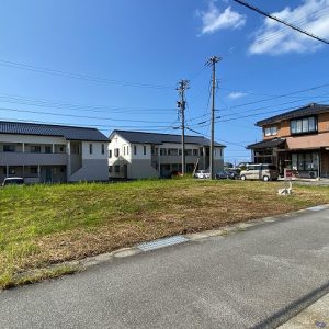 売地｜魚津市仏田　広々100坪・前面道路消雪付！分割販売可能です。