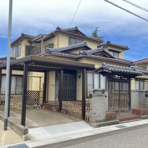 中古一戸建て｜小松市島町｜8LDK物件・1983年4月完成｜2世帯住宅にもおすすめ！水回り設備の多くが交換リフォーム済み♪