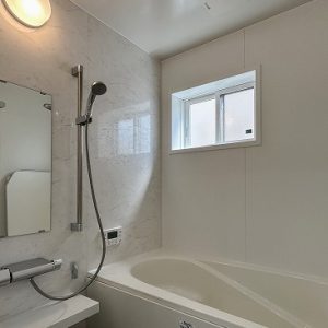 富山市婦中町分田｜【安心の10年点検付】明るく開放感のある2階リビング・収納が充実したコンパクトな住宅