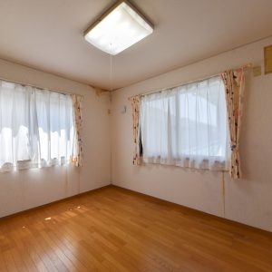 高岡市戸出町7丁目｜【外装リニューアル済】閑静な住宅地・ゆとりの4LDK・駐車スペース5台分♪