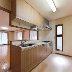 高岡市戸出町7丁目｜【外装リニューアル済】閑静な住宅地・ゆとりの4LDK・駐車スペース5台分♪