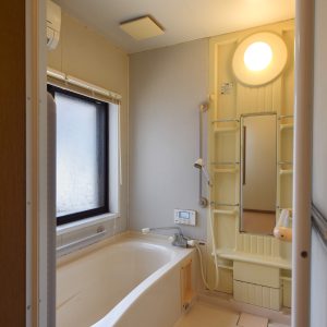 高岡市戸出町7丁目｜【外装リニューアル済】閑静な住宅地・ゆとりの4LDK・駐車スペース5台分♪