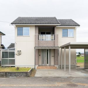 魚津市住吉｜【インスペクション＆リフォームで安心の住まい】南向きの明るいリビング・眺望良好♪内外装リフォーム済ですぐにお住まいいただけます
