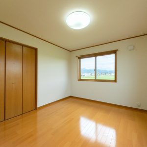 魚津市住吉｜【インスペクション＆リフォームで安心の住まい】南向きの明るいリビング・眺望良好♪内外装リフォーム済ですぐにお住まいいただけます