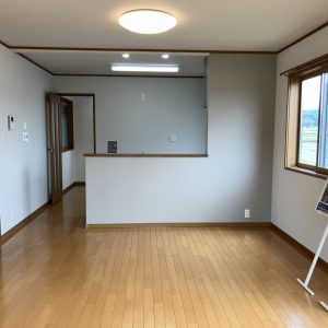 魚津市住吉｜【インスペクション＆リフォームで安心の住まい】南向きの明るいリビング・眺望良好♪内外装リフォーム済ですぐにお住まいいただけます