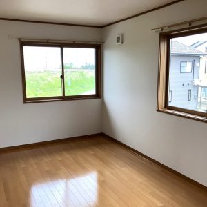 魚津市住吉｜【インスペクション＆リフォームで安心の住まい】南向きの明るいリビング・眺望良好♪内外装リフォーム済ですぐにお住まいいただけます