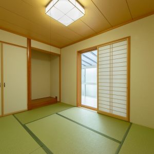 魚津市住吉｜【インスペクション＆リフォームで安心の住まい】南向きの明るいリビング・眺望良好♪内外装リフォーム済ですぐにお住まいいただけます