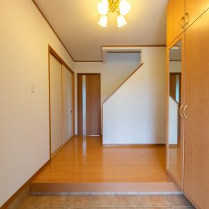 魚津市住吉｜【インスペクション＆リフォームで安心の住まい】南向きの明るいリビング・眺望良好♪内外装リフォーム済ですぐにお住まいいただけます