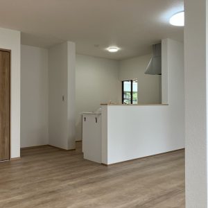 富山市松若町｜リフォーム済で即入居OK！ 部屋数・収納豊富な5LDK｜スーパー・ドラッグストアが徒歩圏内