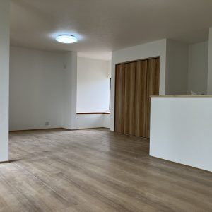 富山市松若町｜リフォーム済で即入居OK！ 部屋数・収納豊富な5LDK｜スーパー・ドラッグストアが徒歩圏内