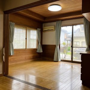 魚津市木下新｜閑静な住宅地・南西角地の5LDK住宅