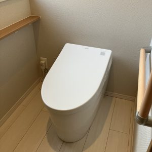 中古一戸建て｜白山市鶴来本町｜築9年・ダイワハウス施工で高耐震。ホームエレベーターや豊富な部屋数、広い庭、白山の眺望、駐車も多数可能で快適な住まい