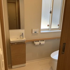 中古一戸建て｜白山市鶴来本町｜築9年・ダイワハウス施工で高耐震。ホームエレベーターや豊富な部屋数、広い庭、白山の眺望、駐車も多数可能で快適な住まい