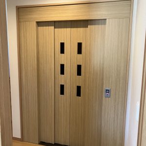 中古一戸建て｜白山市鶴来本町｜築9年・ダイワハウス施工で高耐震。ホームエレベーターや豊富な部屋数、広い庭、白山の眺望、駐車も多数可能で快適な住まい