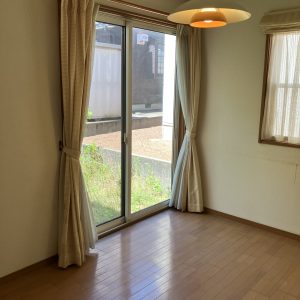 中古一戸建て｜小松市八里台｜4SLDK物件・築20年の2台入りインナーガレージ住宅！豊富な収納、床暖房完備で快適。