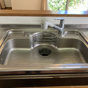 中古一戸建て｜小松市八里台｜4SLDK物件・築20年の2台入りインナーガレージ住宅！豊富な収納、床暖房完備で快適。