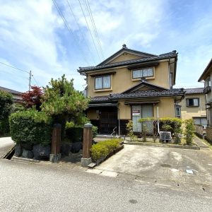 魚津市木下新|閑静な住宅地・南西角地の5LDK住宅