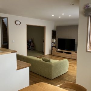 中古一戸建て｜小松市島町｜築6年のオスカーホーム施工インナーガレージ住宅！耐震等級３・床暖房付き♪ 地震や火災など災害に強いツーバイフォー工法で安心の長期優良住宅！