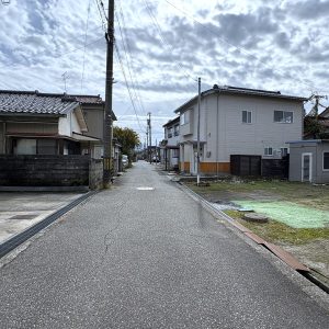 富山市秋吉新町|建築条件なし・解体更地渡し|小学校徒歩圏内