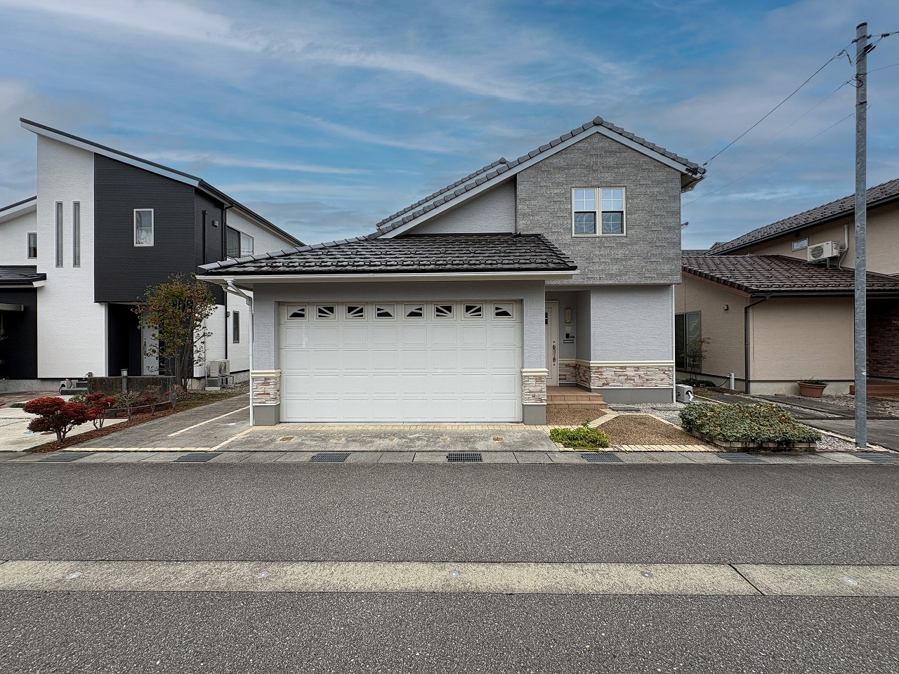 富山市蓮町5丁目|外装リフォーム済できれいな外観・公園近くで子育て環境◎