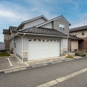 富山市蓮町5丁目|外装リフォーム済できれいな外観・公園近くで子育て環境◎