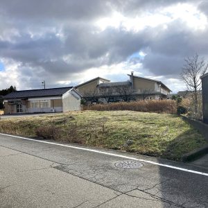 富山市石屋｜田園風景が広がるのどかな住環境・約112坪のゆとりある敷地