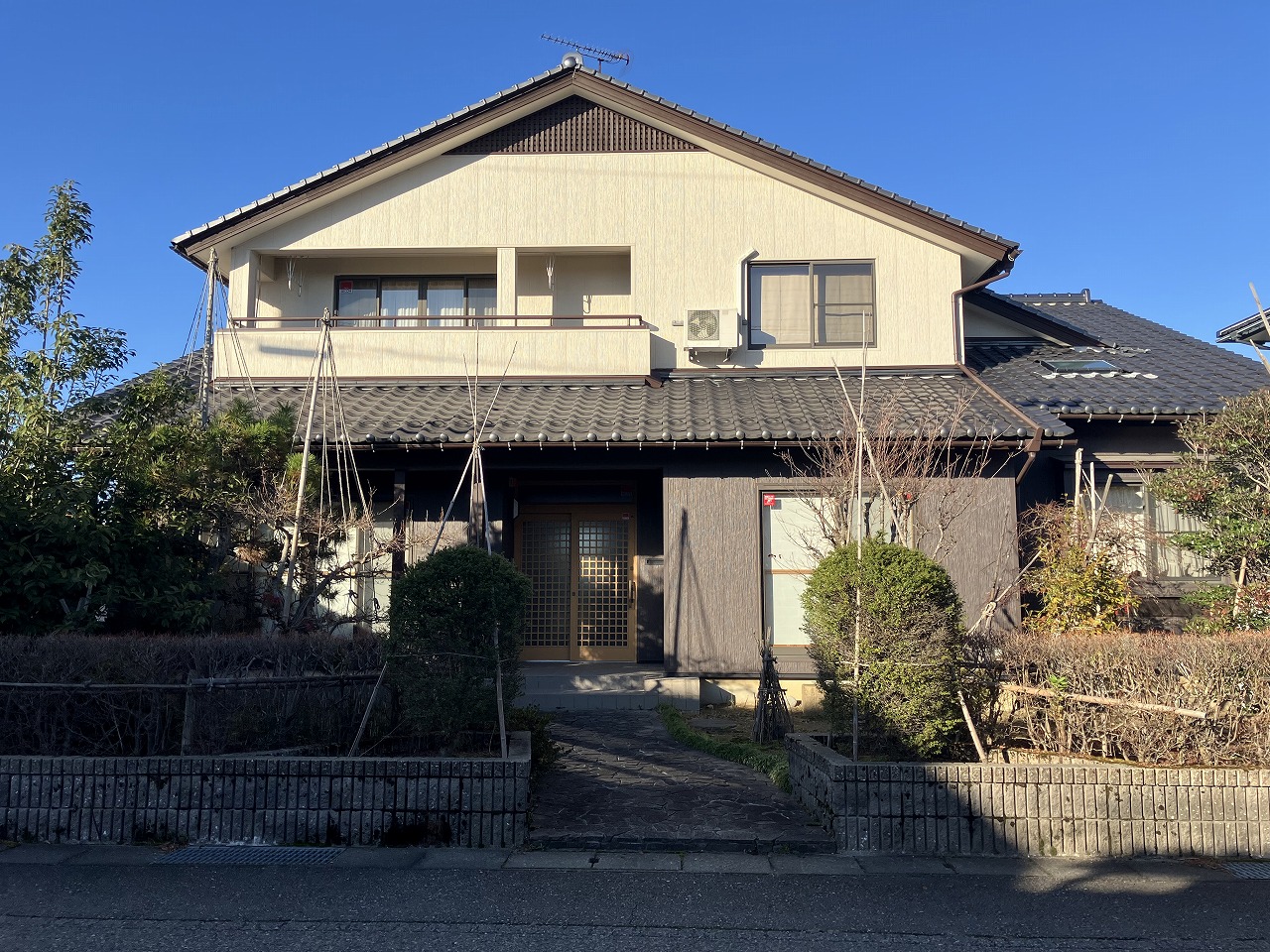 高岡市福岡町上蓑|部屋数豊富な7SDK・2台入りカーポート付