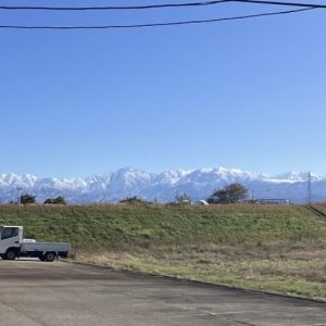 富山市金山新|立山連峰が一望!約111坪の広い敷地・ゆとりある平屋住宅