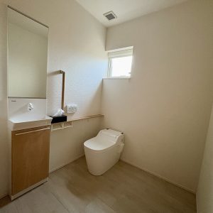 富山市西荒屋｜2台入りカーポート付で冬も安心♪内装リフォーム後のお引渡し・クロス貼替などを行います