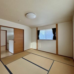 富山市西荒屋｜2台入りカーポート付で冬も安心♪内装リフォーム後のお引渡し・クロス貼替などを行います