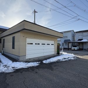 富山市布目｜ゆとりある平屋住宅・2台入インナーガレージ付