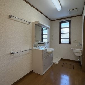 富山市布目｜ゆとりある平屋住宅・2台入インナーガレージ付