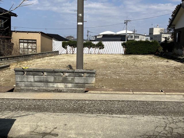 宝達志水町子浦｜建築条件なし｜保育所、小学校近く、自然豊かで広々敷地のサムネイル画像