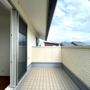 黒部市植木｜広いテラスと充実設備が魅力♪家事楽動線がある住まい