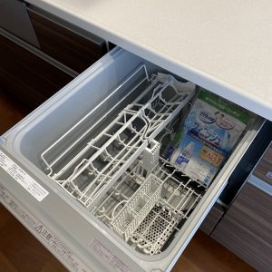 黒部市植木｜広いテラスと充実設備が魅力♪家事楽動線がある住まい