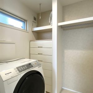 黒部市植木｜広いテラスと充実設備が魅力♪家事楽動線がある住まい