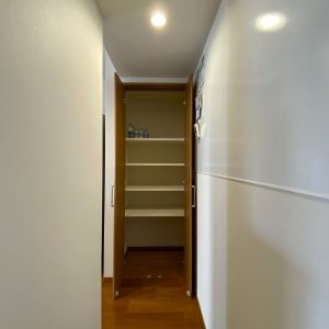 黒部市植木｜広いテラスと充実設備が魅力♪家事楽動線がある住まい