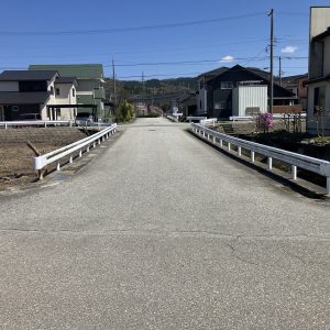魚津市金山谷｜約108坪のゆとりある敷地・南西角地