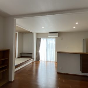黒部市植木｜広いテラスと充実設備が魅力♪家事楽動線がある住まい