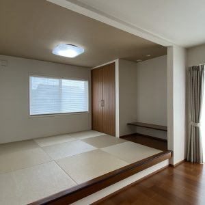 黒部市植木｜広いテラスと充実設備が魅力♪家事楽動線がある住まい