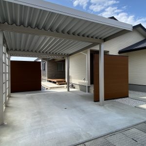 黒部市植木｜広いテラスと充実設備が魅力♪家事楽動線がある住まい