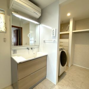 黒部市植木｜広いテラスと充実設備が魅力♪家事楽動線がある住まい