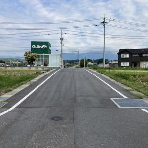 黒部市三日市C｜小学校徒歩圏内・旧8号線沿いで商業施設が充実した地域