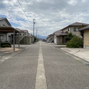 南砺市高瀬｜オスカーホーム施工のインナーガレージ住宅