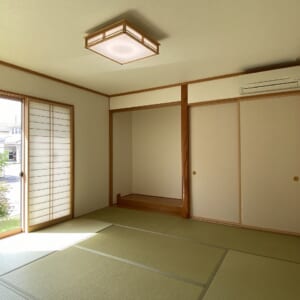 南砺市高瀬｜オスカーホーム施工のインナーガレージ住宅